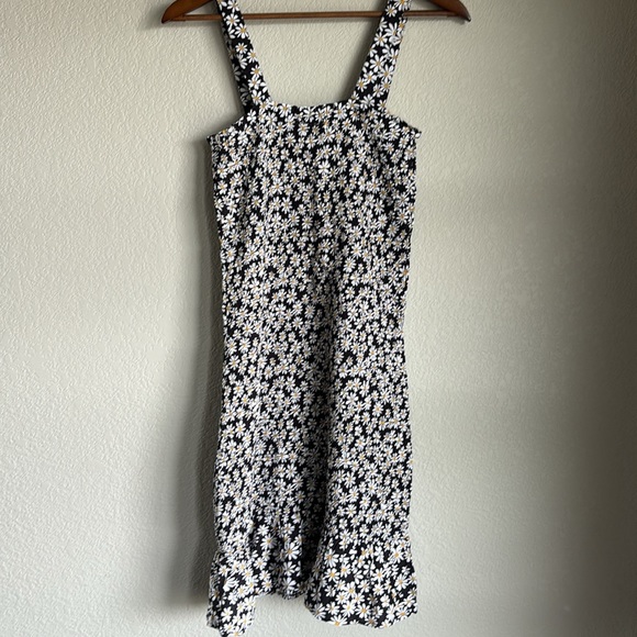 American Eagle Fitted Dress - Black/White Floral - Size S Tall. - Picture 4 of 5